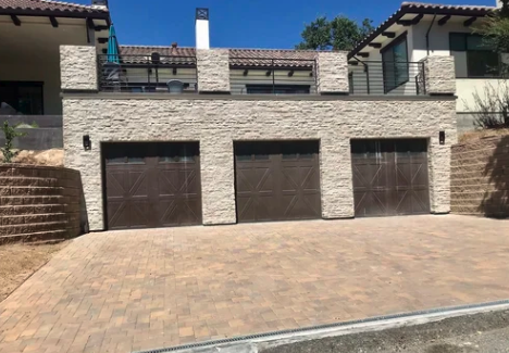 Garage facade: Completed
